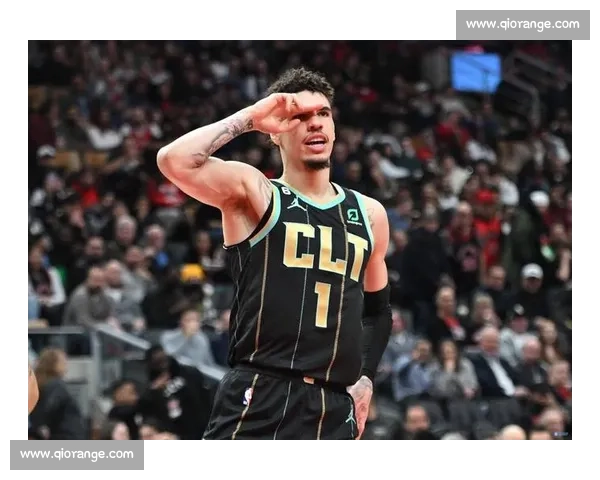 黄蜂主帅盛赞三球：防守能量点燃全队引擎